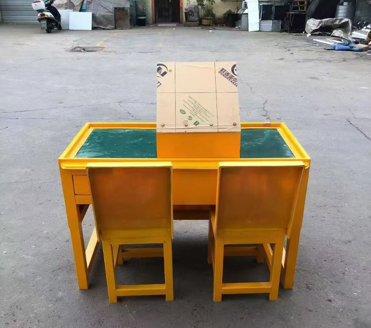 西固防静电导通桌井下煤矿火工品发放桌：危险品流转的安全守护者
